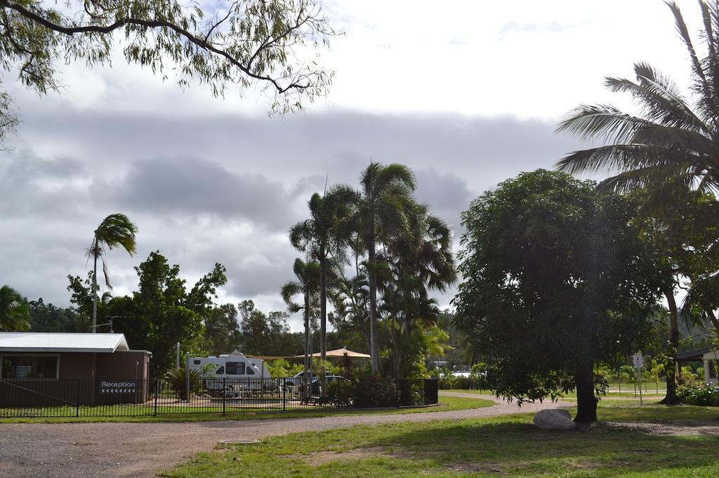 Dunk Island View Caravan Park Hotel Wongaling Beach Buitenkant foto